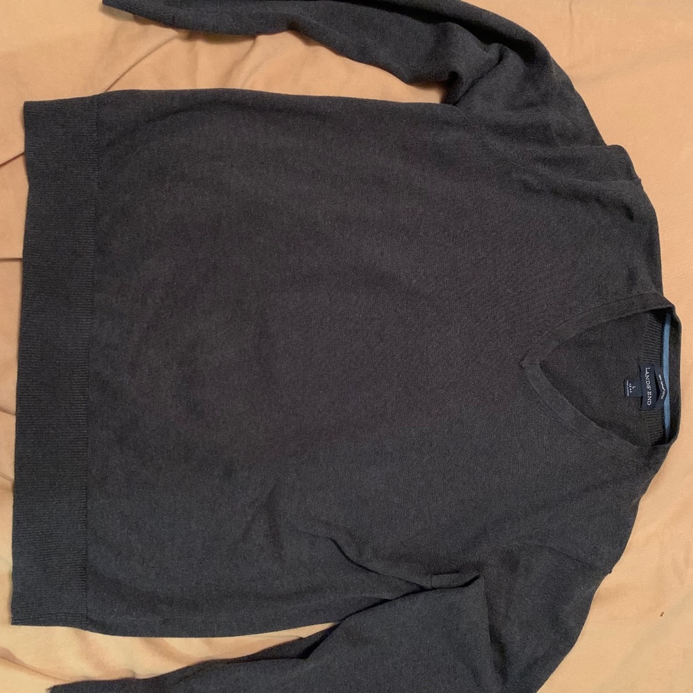Men’s V Neck Sweater